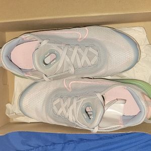 Nike air max 2090 SE size 6y